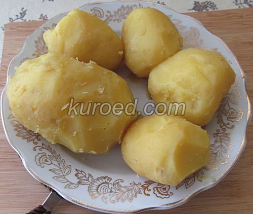 Картофельные пирожки с сыром, пошаговое приготовление  - Картошку сварить, очистить