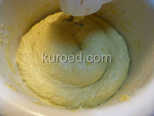 Пасхальный кекс, пошаговое приготовление - добавить оставшуюся сдобу и пряности