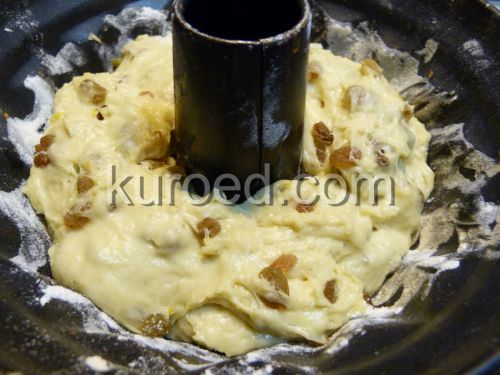 Пасхальный кекс, пошаговое приготовление -  тесто выложить в формы