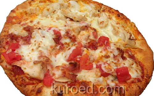 Пицца с помидорами, сыром и курицей