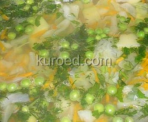 Весенний овощной суп с капустой и зеленым горошком