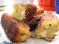 Картофельные пирожки с сыром, поджаренные в панировочных сухарях
