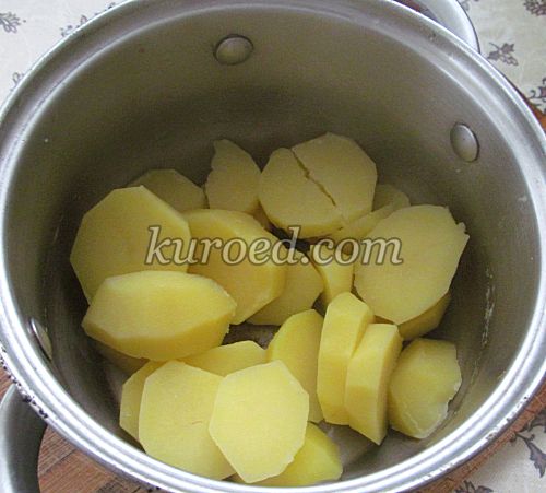 Картофельные галушки с укропом - сварить картошку