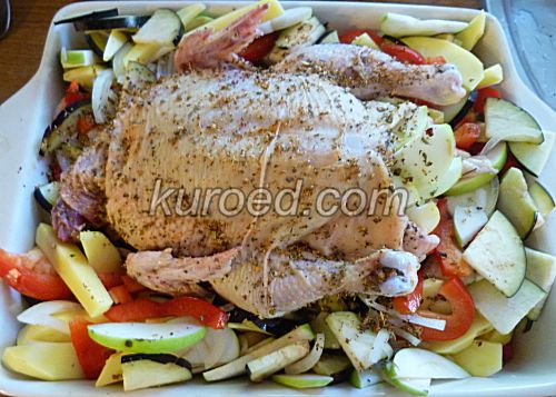 Курица с овощами, пошаговое приготовление  - курицу натереть специями