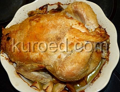Курица запеченная с рисом, яблоками и изюмом
