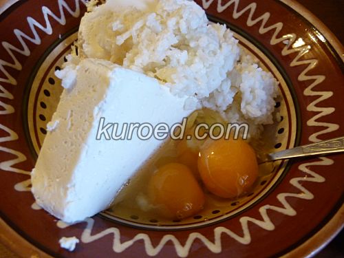 Ленивые вареники без муки, пошаговое приготовление - творог смешать с яйцами и рисом