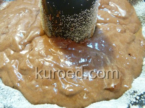шоколадно-медовый кекс, пошаговое приготовление - залить оставшимся тестом