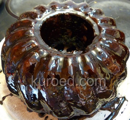 шоколадно-медовый кекс, пошаговое приготовление - полить горячей глазурью