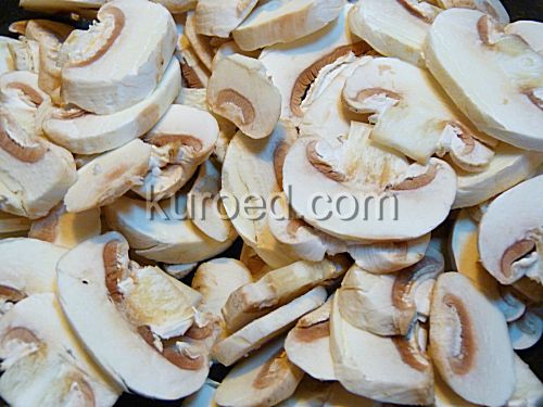 Перловка с грибами, пошаговое приготовление  - нарезать грибы