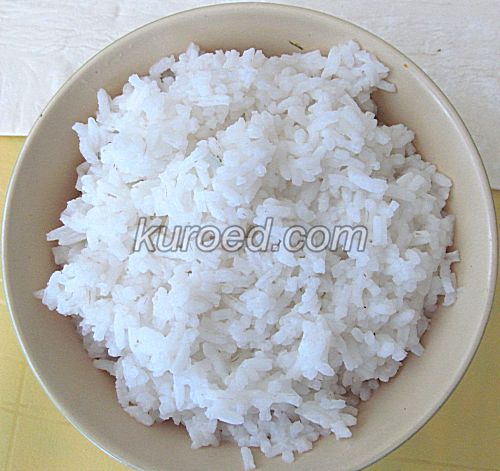 Слоеные пирожки с рисом и яйцами, пошаговое приготовление - сварить рис