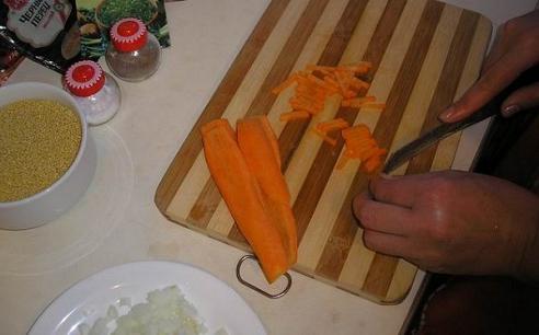 Суп полевой,пошаговое приготовление - Режем морковь