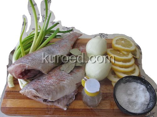 Морской окунь запеченный с лимоном, пошаговое приготовление - Рыбу и овощи почистить, нарезать лимон