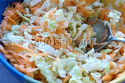 салат из свежей капусты и моркови, без уксуса